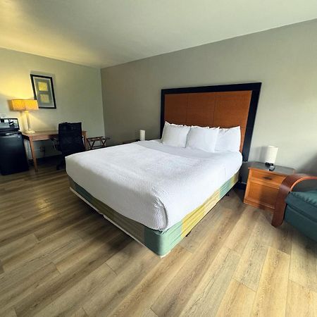 La Quinta Inn Tampa Airport Stadium Westshore Экстерьер фото