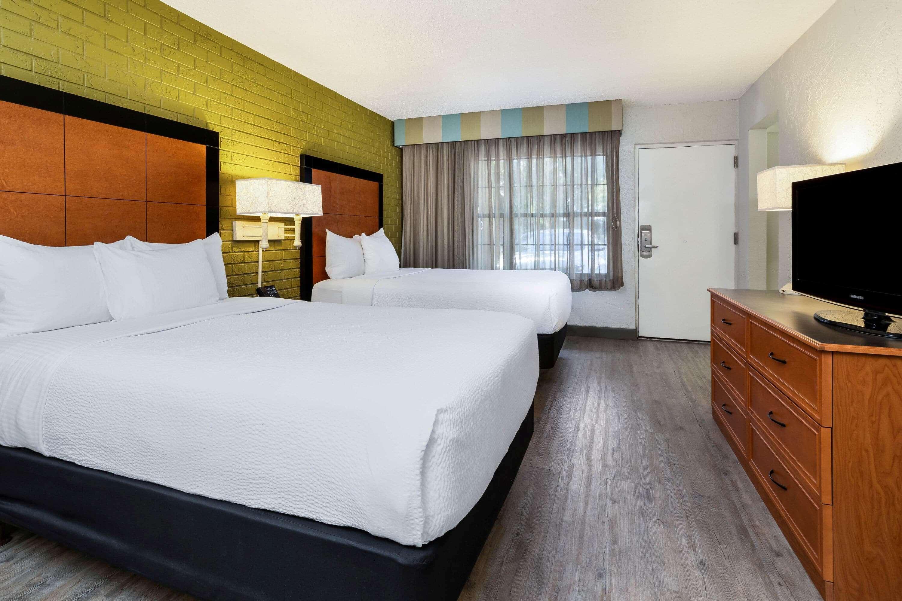 La Quinta Inn Tampa Airport Stadium Westshore Экстерьер фото