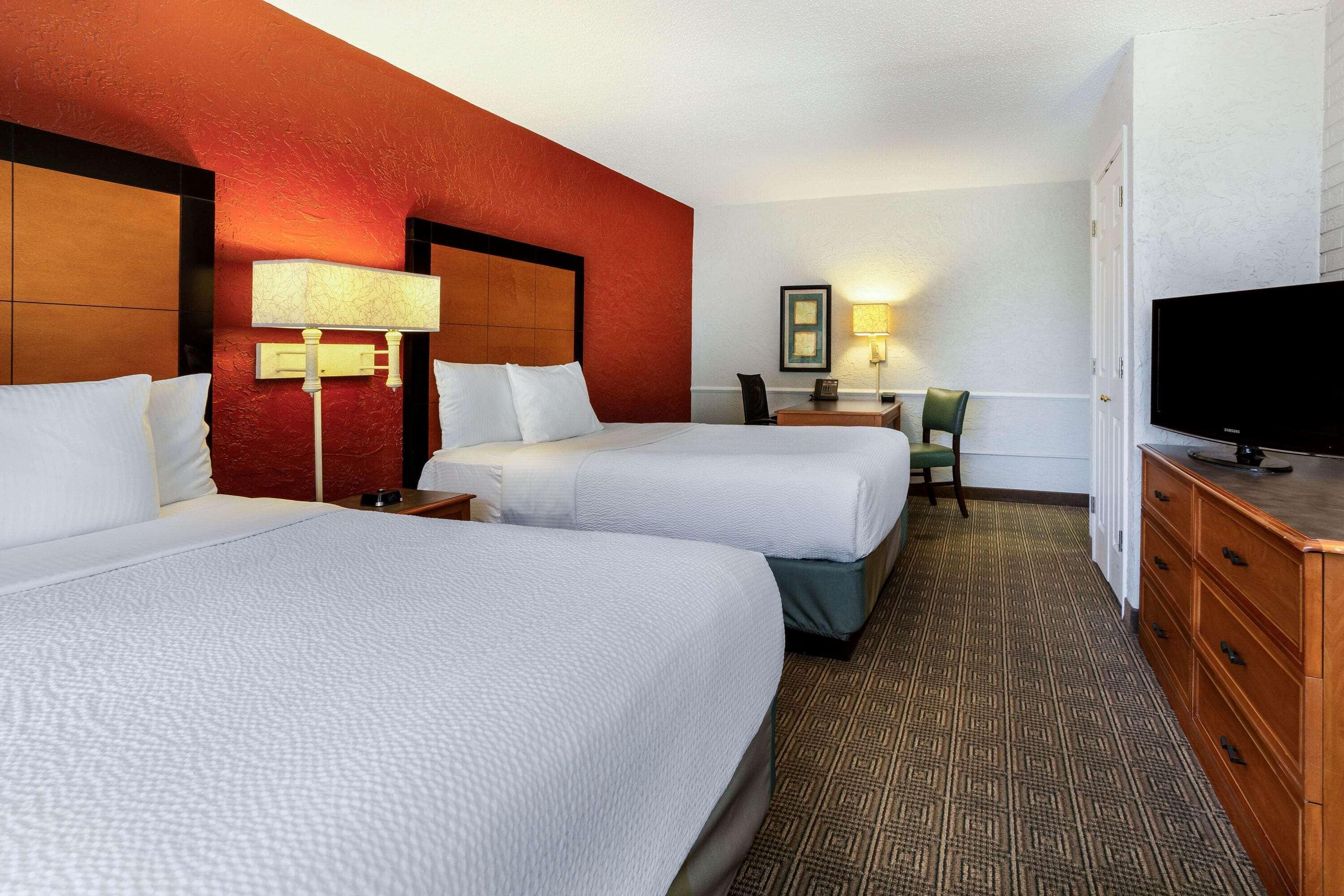 La Quinta Inn Tampa Airport Stadium Westshore Экстерьер фото