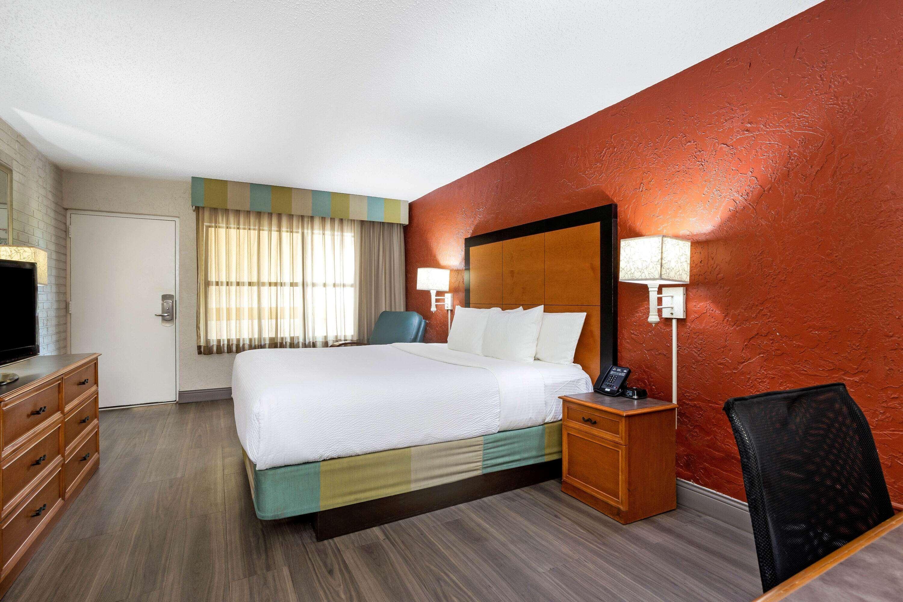 La Quinta Inn Tampa Airport Stadium Westshore Экстерьер фото