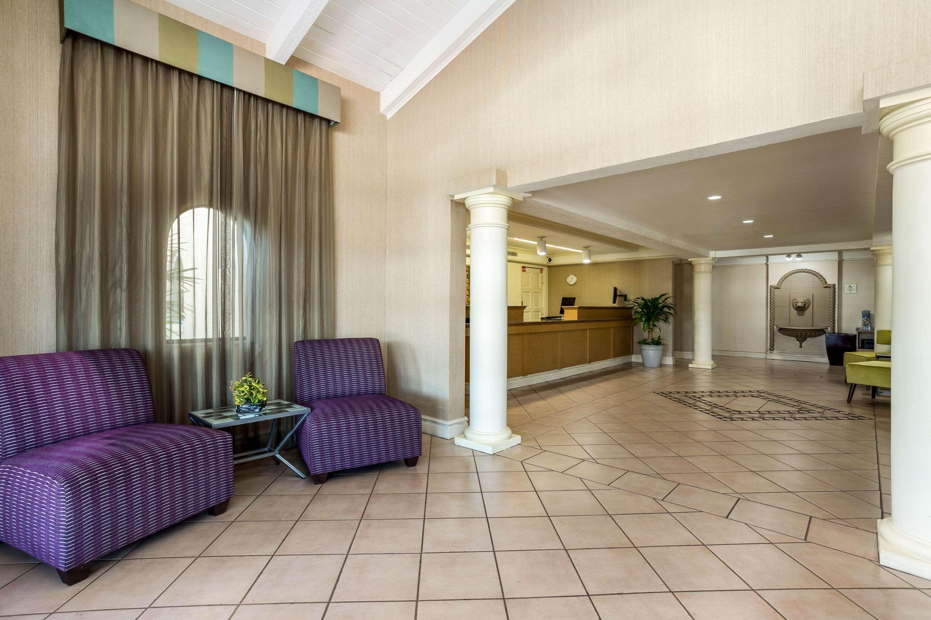 La Quinta Inn Tampa Airport Stadium Westshore Экстерьер фото