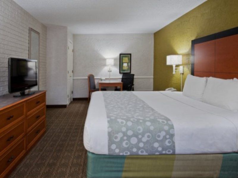 La Quinta Inn Tampa Airport Stadium Westshore Экстерьер фото